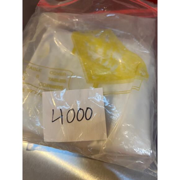 8 Ft Pool Table Cover 109x65 Vinyl Plastic Weighted Corners White New - Picture 4 of 4